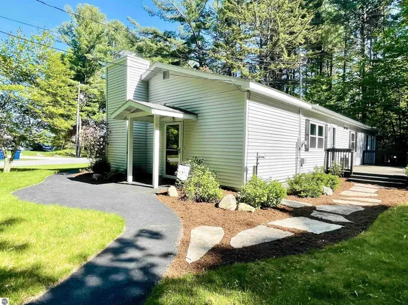 131 Torch View Dr, Kewadin, MI 49648