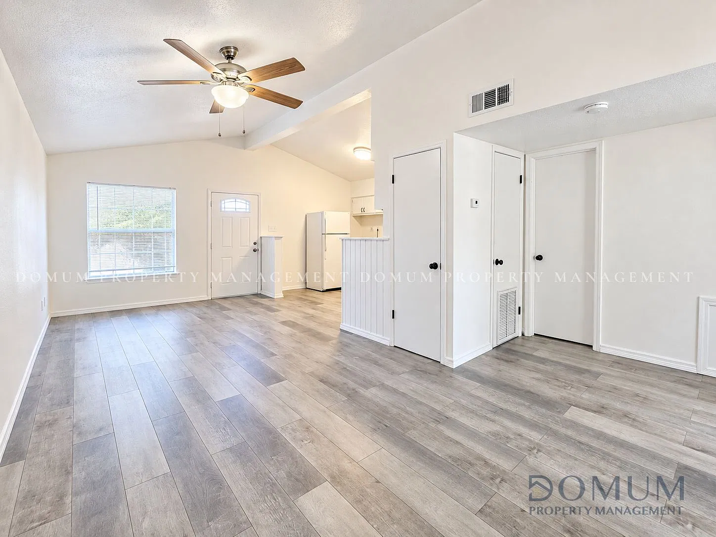 2419 Vine Avenue - D — Photo 1