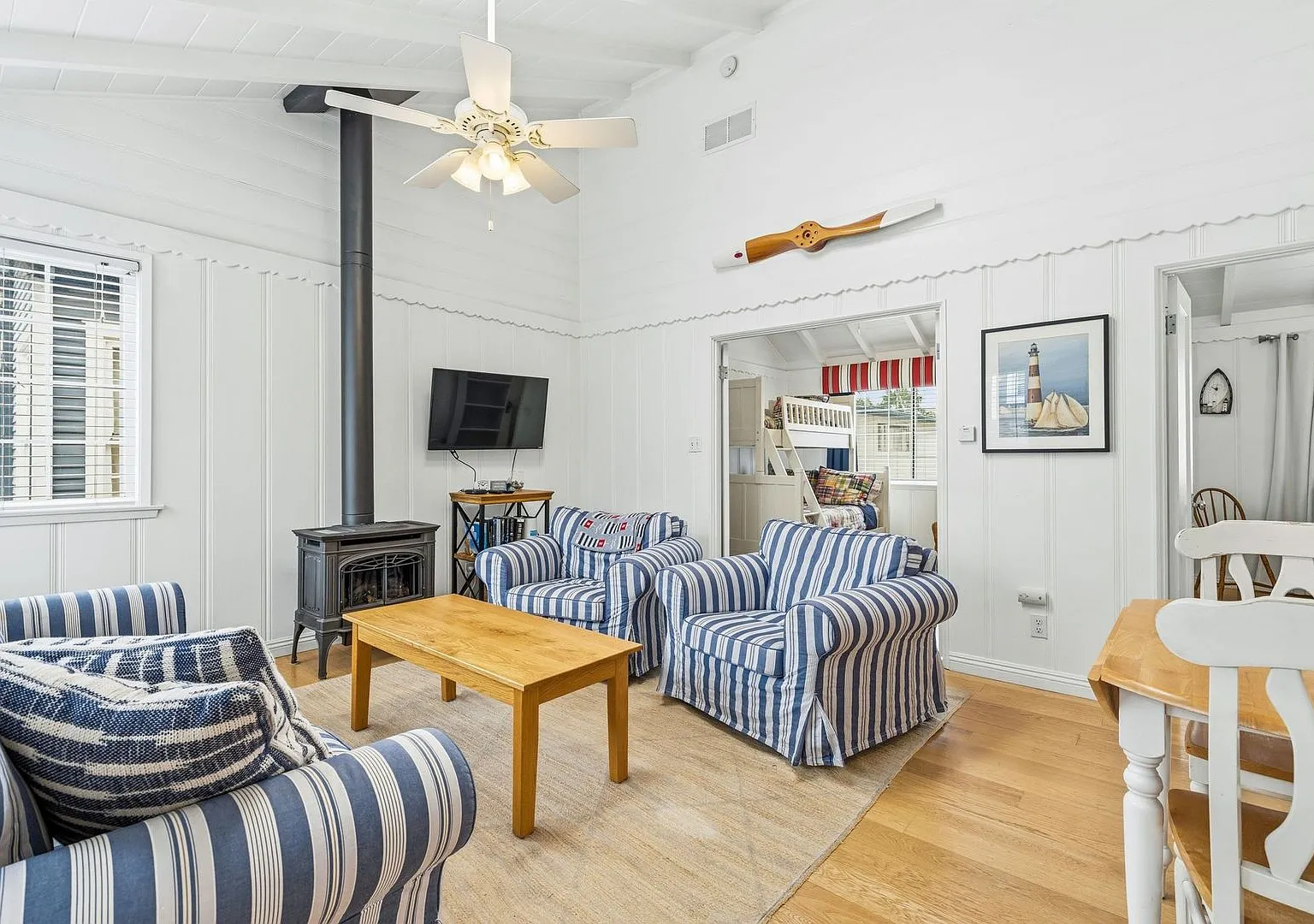 Balboa Island Coastal Charm Retreat — Photo 2