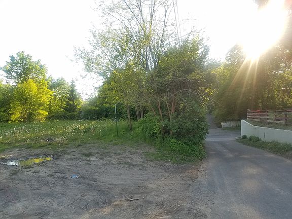 2nd image of 584 Mendota St