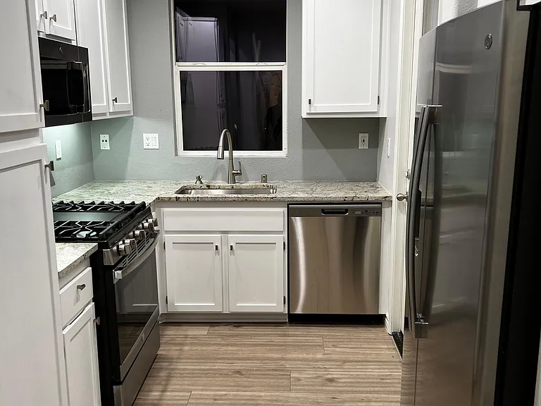 1548 Barberry Pl — Photo 1