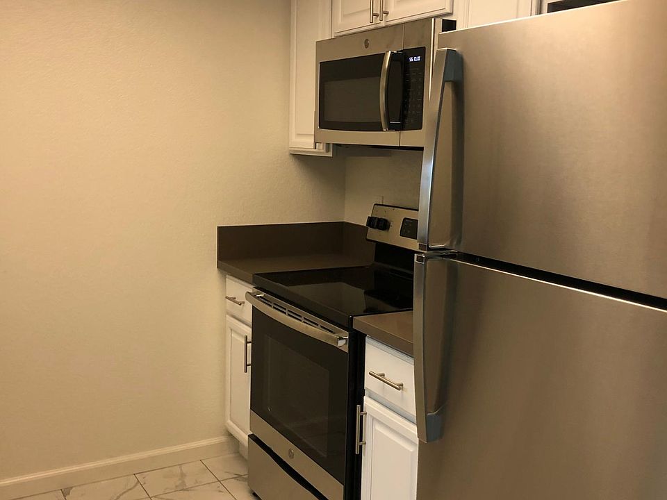 1st image of 321 S 6th St #105