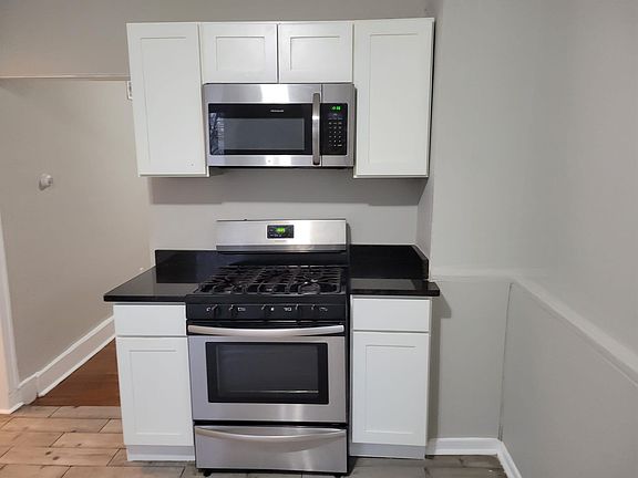 4th image of 54 Henry St #2L