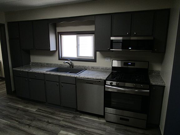 5th image of 130 1st St