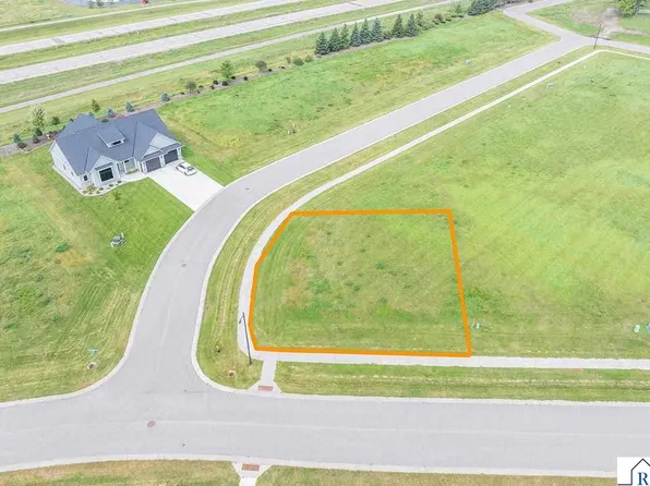 110 Pine Creek Rd, Mankato, MN 56001