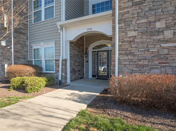 910 Westwood Village Way Unit 404, Midlothian, VA 23114