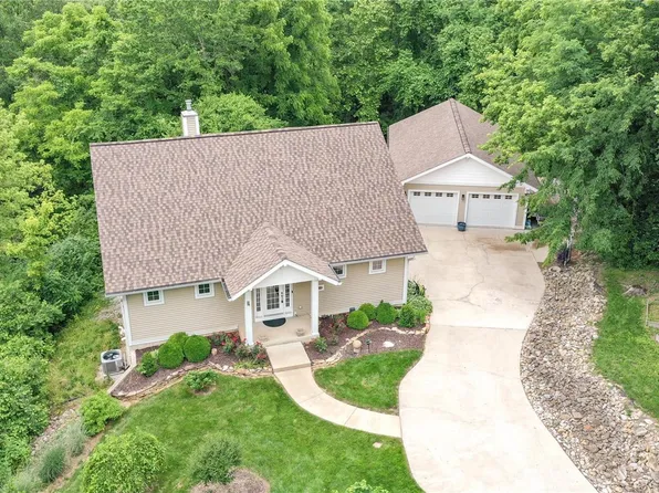 4008 Stanka Ln, Godfrey, IL 62035