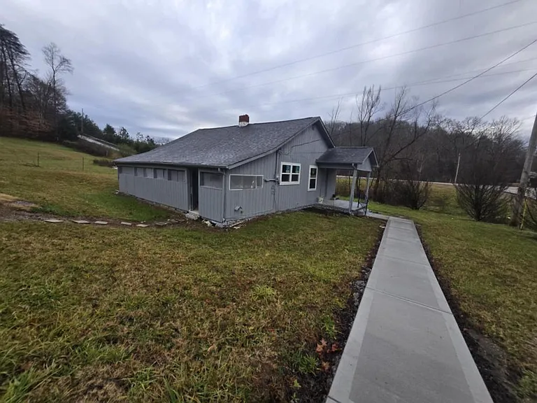 106 County Road 181 — Photo 4