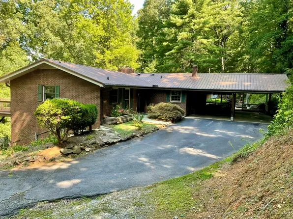 135 Legacy Ln, Cullowhee, NC 28723