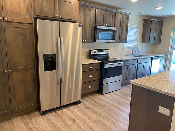 3rd image of 1042 Abigail Ln Unit B