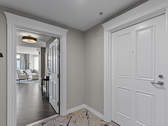 5th image of 4909 Laclede Ave #840
