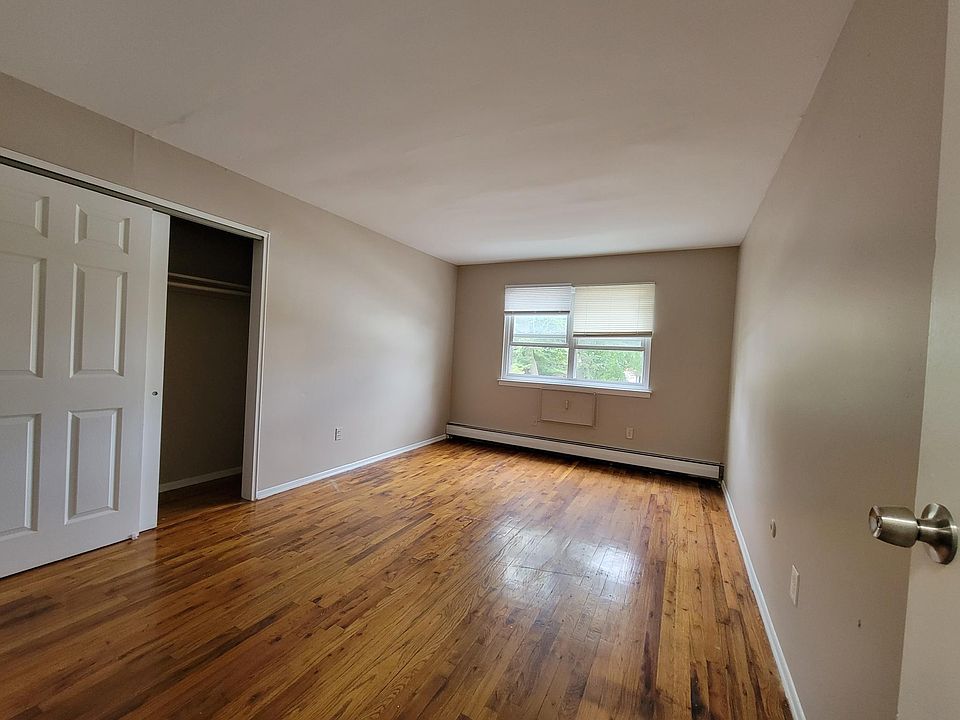 2nd image of 204 Cleveland St #29E