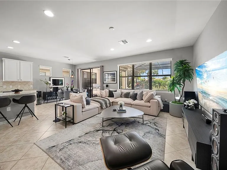 7052 Live Oak Dr — Photo 19