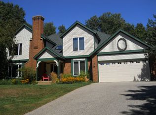 9205 28th St SE, Ada, MI 49301