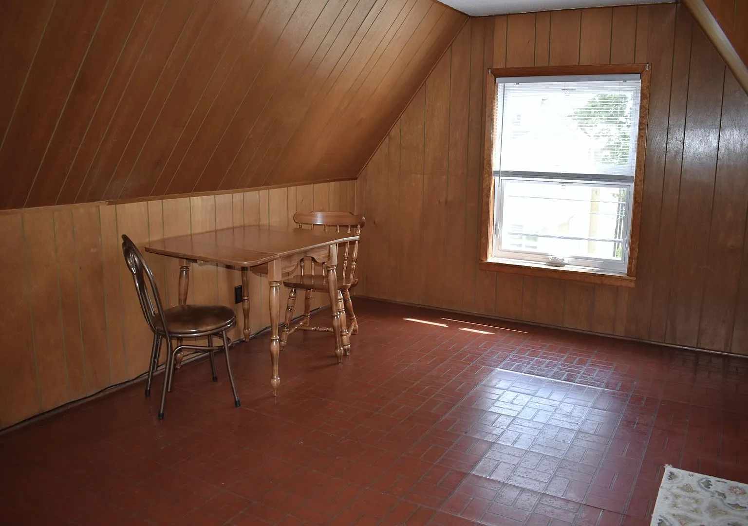 951 Church St — Photo 3