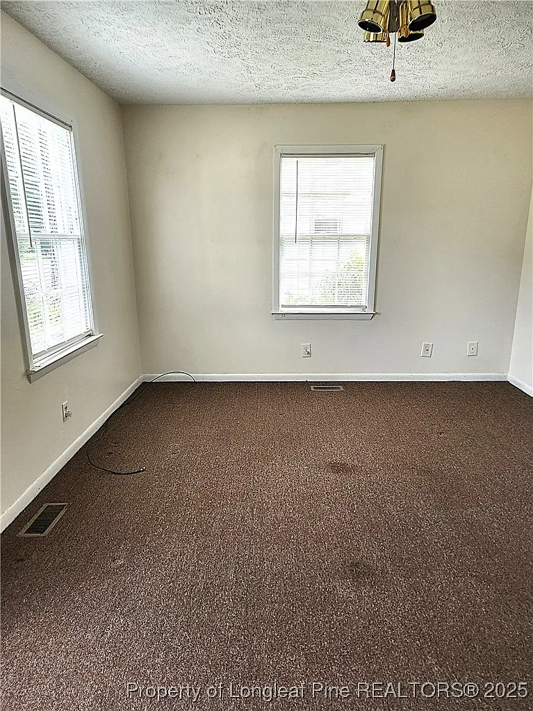 2 bed, 1.0 bath, 836 sqft, $950 — Photo 3