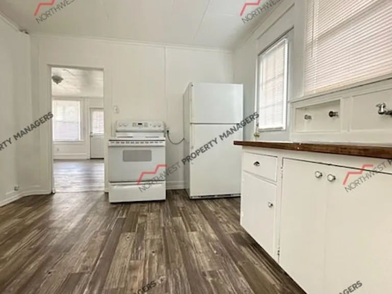 408 S Iron St #15 — Photo 6
