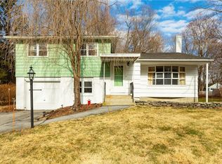 4 N Jackson Rd, Poughkeepsie, NY 12603