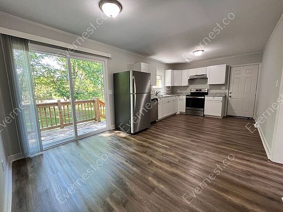 5th image of 2819 Mary Ave
