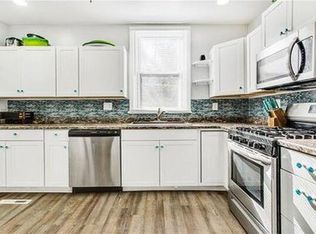 1553 Queensbury St, Pittsburgh, PA 15205