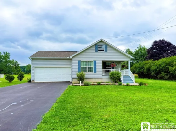 59 Elm St, Fredonia, NY 14063