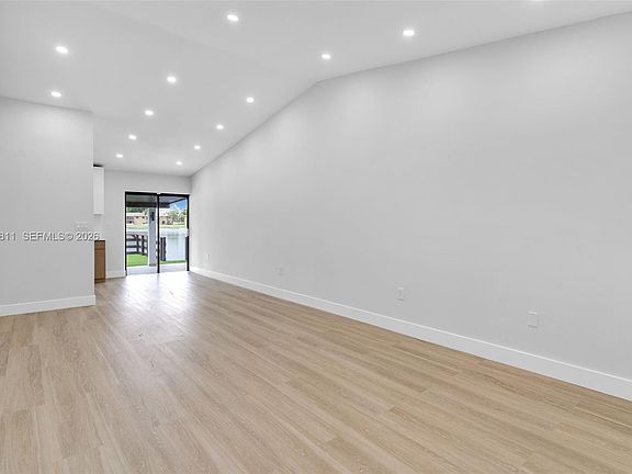 4th image of 2523 W 65th St