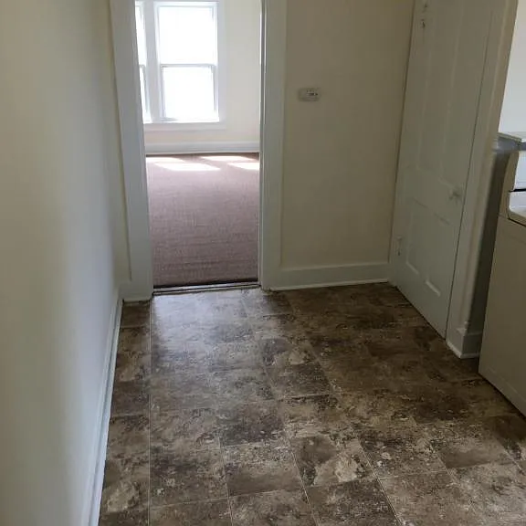 2704 N Hackett Ave #10 — Photo 6