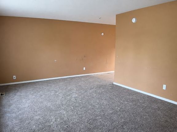 2nd image of 34 Green Hill Ct