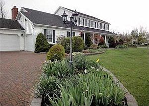 2nd image of 1 Plumwood Ct