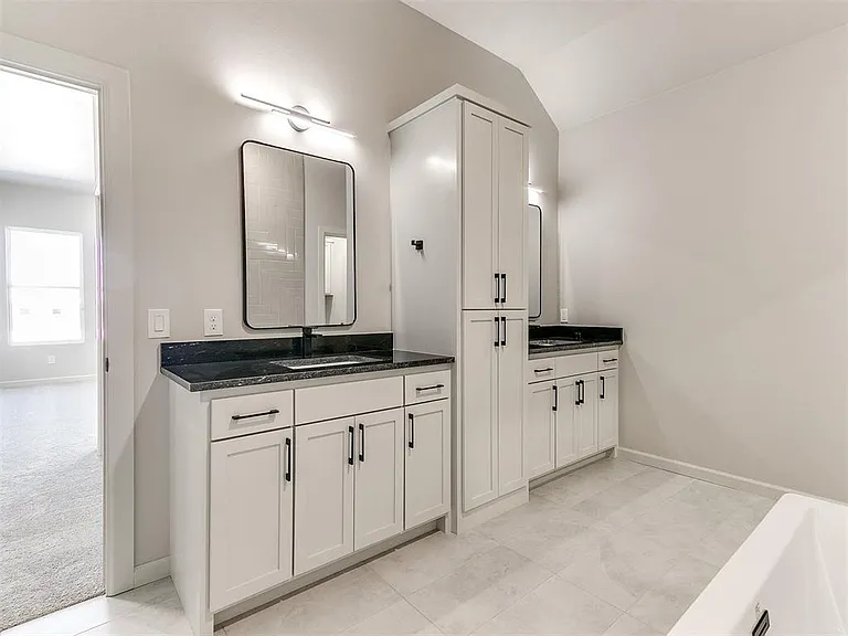 25198 Scarlett St — Photo 15
