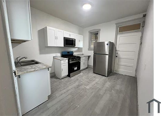 3rd image of 1840 S Avers Ave #3