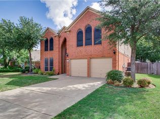 2705 Briarcrest Dr, Burleson, TX 76028