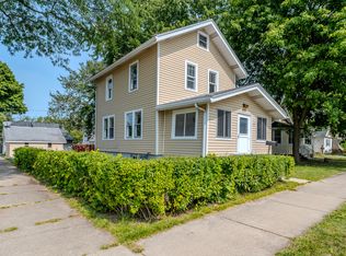 851 Spruce St, Aurora, IL 60506