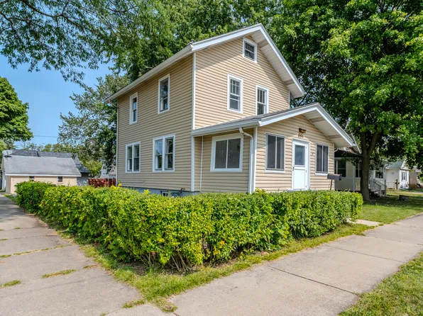 851 Spruce St, Aurora, IL 60506
