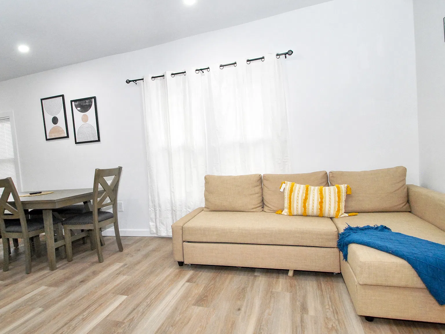 3 bed, 1100 sqft, $1,700 — Photo 4