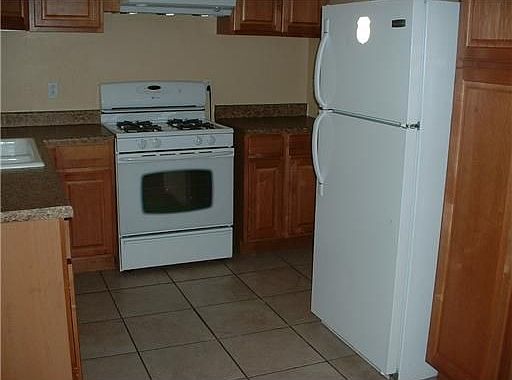 3rd image of 4743 Longfellow Dr
