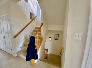 13570 Village Green Dr, Leesburg, VA