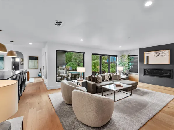 8300 Hathaway Dr, Austin, TX 78757