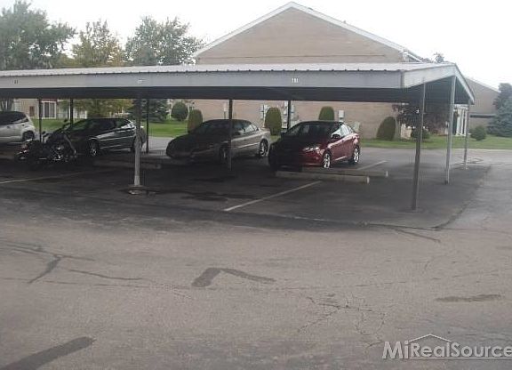 3rd image of 610 Sunset Ln