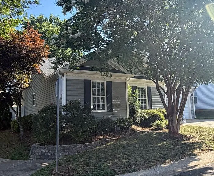 4225 Hogan Ln — Photo 1