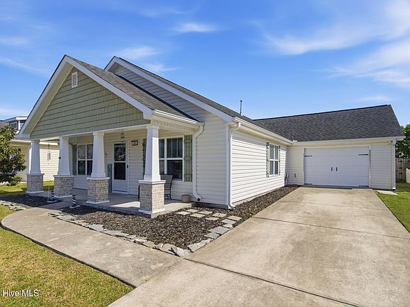 2nd image of 404 Elsmore Drive