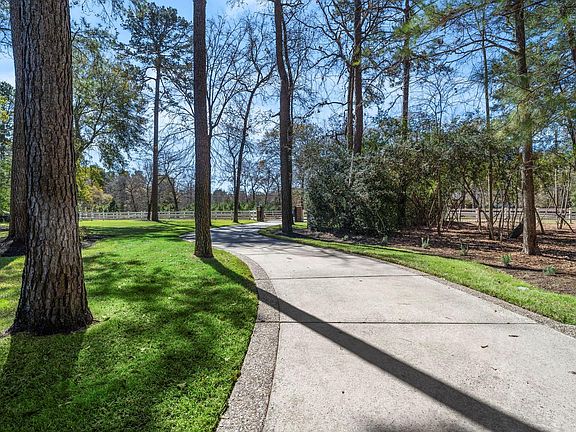 5th image of 11302 Lake Forest Dr