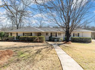 1801 Vestaview Ln, Vestavia Hills, AL 35216