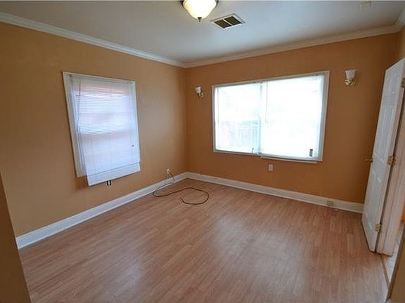 5th image of 2611 Hollygrove St