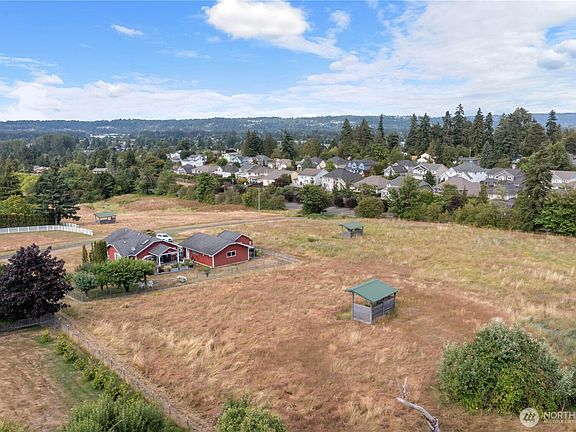 4th image of 1020 S Fruitland