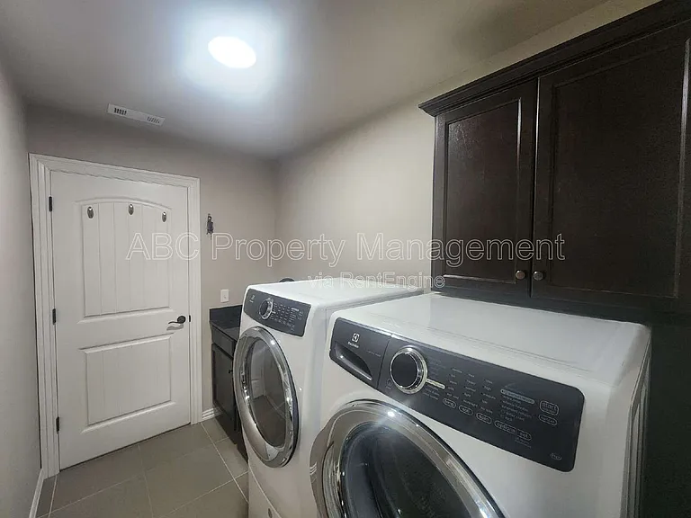 5009 E Truman Ln — Photo 42