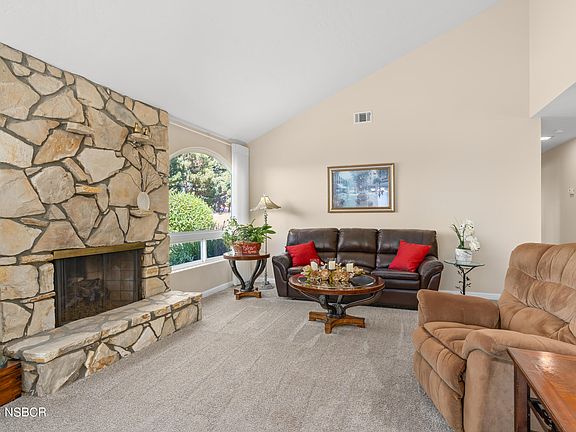 4th image of 255 Foxenwood Dr