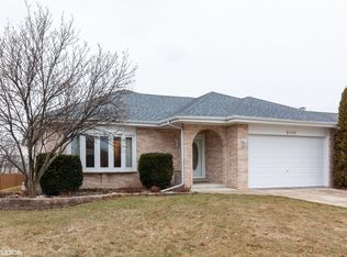 8268 Middlebury Ave, Woodridge, IL