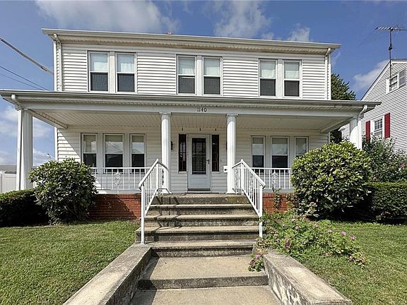 3rd image of 1140 Lonsdale Ave