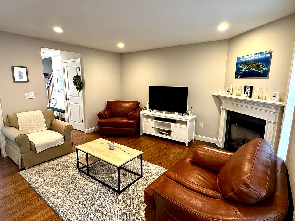 1st image of 10 Shanley St